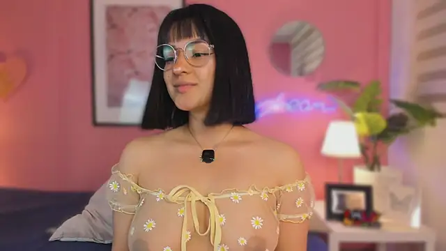 Snapshot of SoySaraa chatting on February 17, 2026, 6:10 am SoySaraa online show from February 17, 2026, 6:10 am