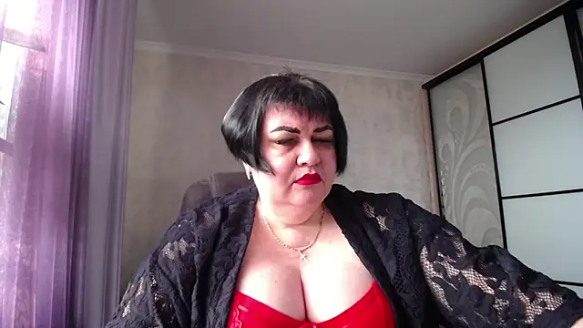 JuicyLady Di online show from April 12, 2026, 5:01 am