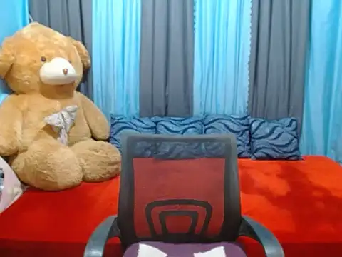 Snapshot of xxSexyBitch69xx chatting on December 15, 2024, 1:00 pm xxSexyBitch69xx online show from December 15, 2024, 1:00 pm