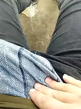 Snapshot of K-27 chatting on November 4, 2025, 9:52 am K-27 online show from November 4, 2025, 9:52 am