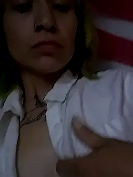 Snapshot of fablob23 chatting on April 1, 2026, 11:44 am fablob23 online show from April 1, 2026, 11:44 am