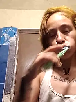 Snapshot of fablob23 chatting on April 5, 2026, 3:15 am fablob23 online show from April 5, 2026, 3:15 am