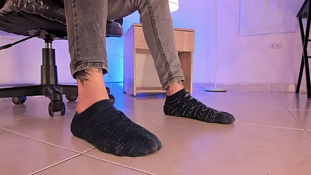 ArchieCollins online show from December 22, 2025, 8:50 pm