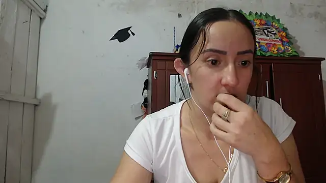 DeepAnal07 online show from October 25, 2025, 3:18 pm