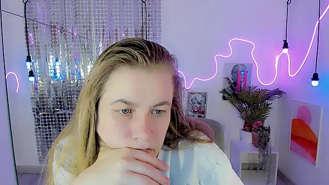 JadeSoft online show from October 24, 2025, 8:27 pm