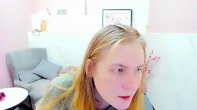 JadeSoft online show from December 14, 2025, 1:27 pm