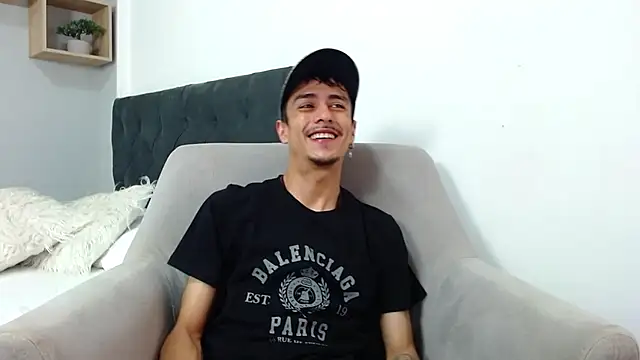 Snapshot of ryan_maxy chatting on January 15, 2025, 12:15 pm ryan maxy online show from January 15, 2025, 12:15 pm