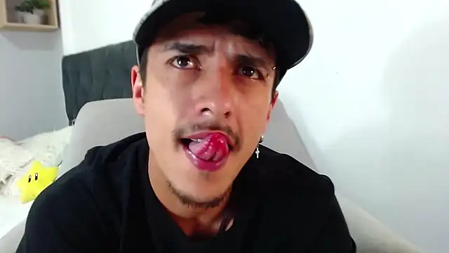 Snapshot of ryan_maxy chatting on January 15, 2025, 3:18 pm ryan maxy online show from January 15, 2025, 3:18 pm