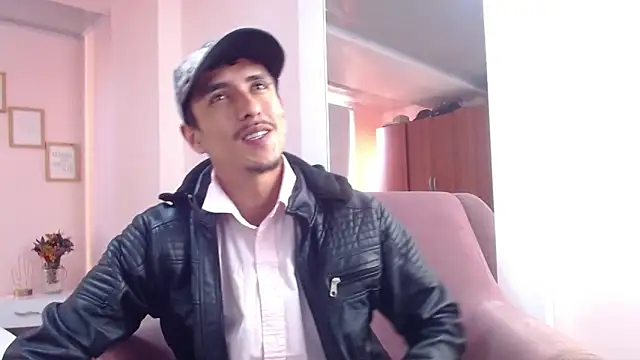 Snapshot of ryan_maxy chatting on January 18, 2025, 12:26 pm ryan maxy online show from January 18, 2025, 12:26 pm