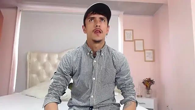 Snapshot of ryan_maxy chatting on January 21, 2025, 12:29 pm ryan maxy online show from January 21, 2025, 12:29 pm