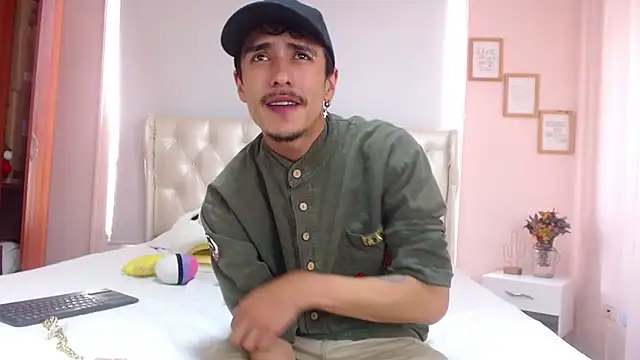 Snapshot of ryan_maxy chatting on January 23, 2025, 6:35 pm ryan maxy online show from January 23, 2025, 6:35 pm