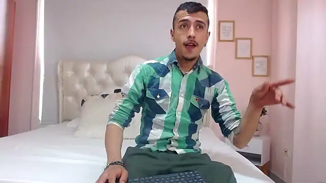 Snapshot of ryan_maxy chatting on January 30, 2025, 7:04 pm ryan maxy online show from January 30, 2025, 7:04 pm