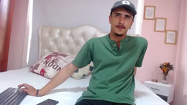 Snapshot of ryan_maxy chatting on February 4, 2025, 4:50 pm ryan maxy online show from February 4, 2025, 4:50 pm