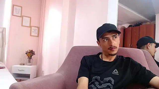 Snapshot of ryan_maxy chatting on February 6, 2025, 4:36 pm ryan maxy online show from February 6, 2025, 4:36 pm