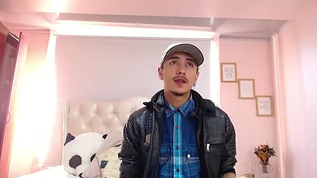 Snapshot of ryan_maxy chatting on February 9, 2025, 1:25 pm ryan maxy online show from February 9, 2025, 1:25 pm