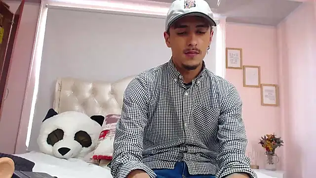 Snapshot of ryan_maxy chatting on February 10, 2025, 7:28 pm ryan maxy online show from February 10, 2025, 7:28 pm