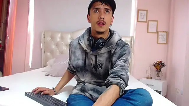 Snapshot of ryan_maxy chatting on February 12, 2025, 1:27 pm ryan maxy online show from February 12, 2025, 1:27 pm