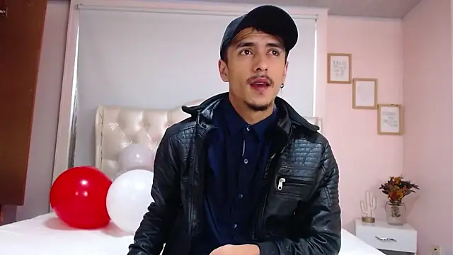 Snapshot of ryan_maxy chatting on February 15, 2025, 12:22 pm ryan maxy online show from February 15, 2025, 12:22 pm