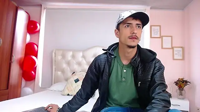 Snapshot of ryan_maxy chatting on February 17, 2025, 12:27 pm ryan maxy online show from February 17, 2025, 12:27 pm