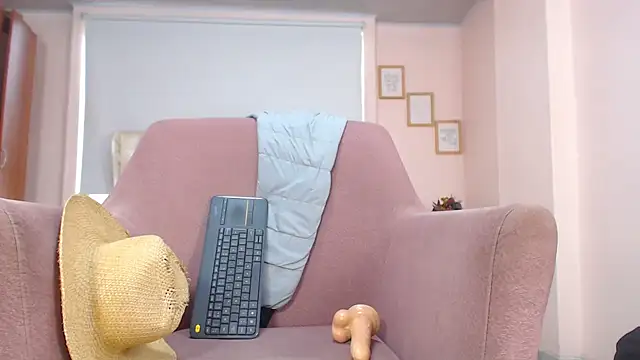 Snapshot of ryan_maxy chatting on March 2, 2025, 6:30 pm ryan maxy online show from March 2, 2025, 6:30 pm