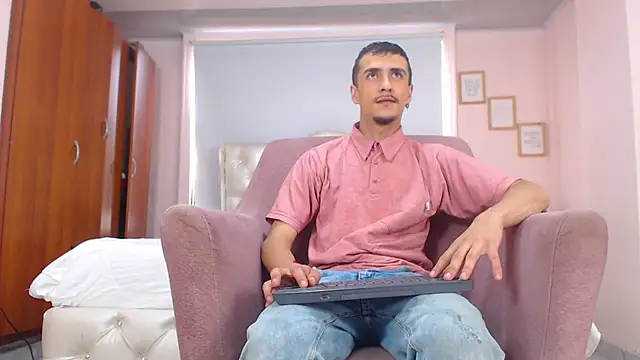 Snapshot of ryan_maxy chatting on March 4, 2025, 12:22 pm ryan maxy online show from March 4, 2025, 12:22 pm