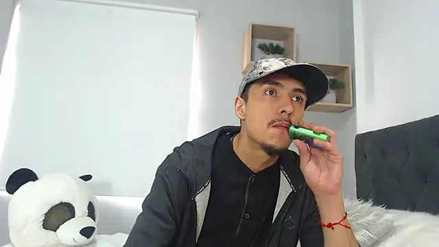 Snapshot of ryan_maxy chatting on March 18, 2025, 3:42 pm ryan maxy online show from March 18, 2025, 3:42 pm