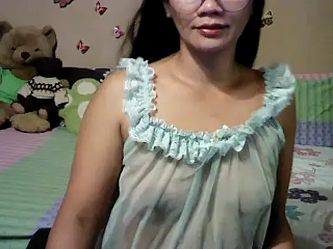 Snapshot of Mia_Rein chatting on February 16, 2025, 2:21 pm Mia Rein online show from February 16, 2025, 2:21 pm