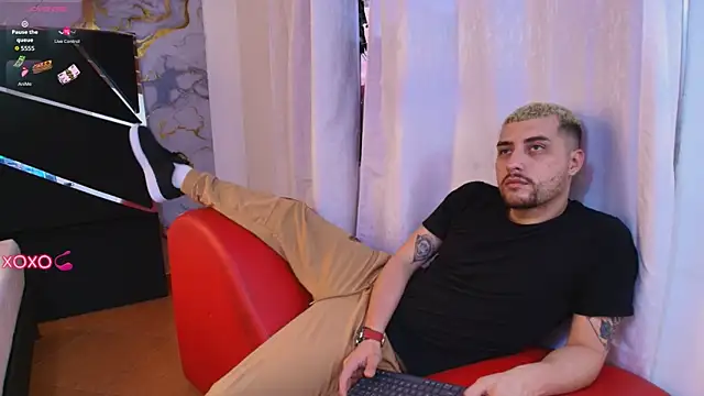 Pleasure Vibes23 online show from October 13, 2025, 9:15 pm