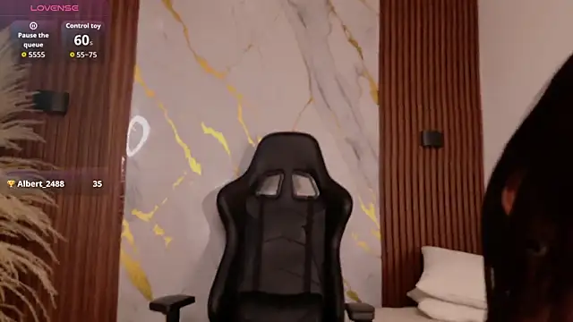 EmilyBoonny1 online show from March 24, 2026, 8:47 pm