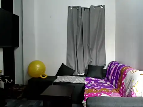 MistressKrizzel online show from June 15, 2026, 11:29 pm