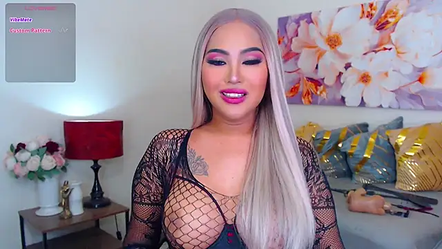 Snapshot of HugeCock_Savanna chatting on October 26, 2025, 2:39 am HugeCock Savanna online show from October 26, 2025, 2:39 am