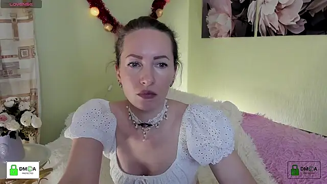 Snapshot of Queenymel chatting on January 23, 2025, 3:32 pm Queenymel online show from January 23, 2025, 3:32 pm