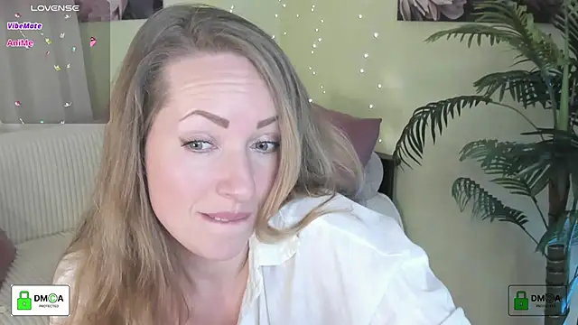 Queenymel online show from March 11, 2026, 4:13 pm