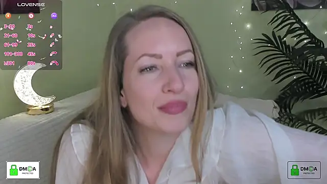 Snapshot of Queenymel chatting on June 17, 2026, 1:12 pm Queenymel online show from June 17, 2026, 1:12 pm
