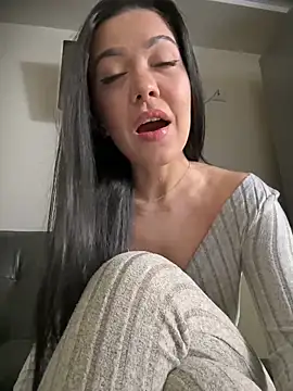 Snapshot of denise_k chatting on December 9, 2024, 12:19 pm denise k online show from December 9, 2024, 12:19 pm