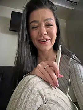 Snapshot of denise_k chatting on December 22, 2024, 12:38 pm denise k online show from December 22, 2024, 12:38 pm
