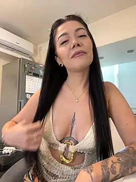 Snapshot of denise_k chatting on September 21, 2025, 11:45 am denise k online show from September 21, 2025, 11:45 am