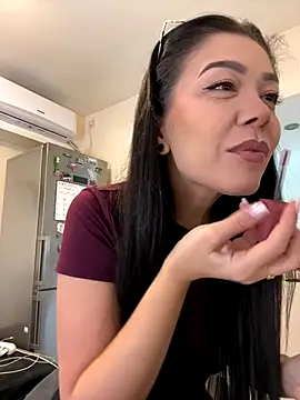 Snapshot of denise_k chatting on October 6, 2025, 11:40 am denise k online show from October 6, 2025, 11:40 am