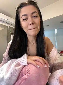 Snapshot of denise_k chatting on October 7, 2025, 11:51 am denise k online show from October 7, 2025, 11:51 am