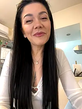 Snapshot of denise_k chatting on October 23, 2025, 11:42 am denise k online show from October 23, 2025, 11:42 am