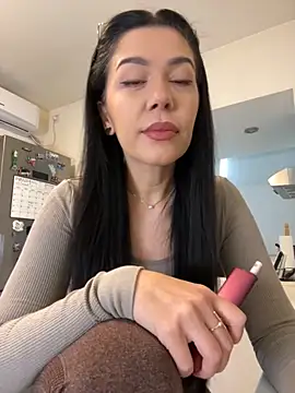 Snapshot of denise_k chatting on November 6, 2025, 12:50 pm denise k online show from November 6, 2025, 12:50 pm