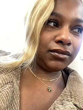 BigFineSelena online show from March 14, 2025, 4:51 pm