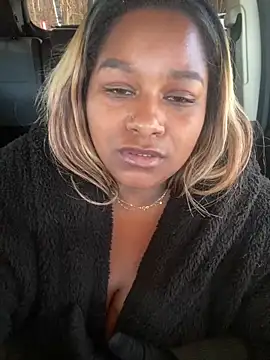 BigFineSelena online show from December 19, 2025, 3:08 pm