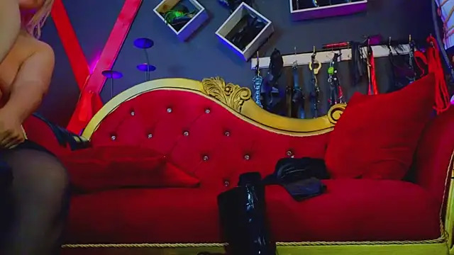 Snapshot of PerlaDivaio chatting on September 19, 2025, 2:40 pm PerlaDivaio online show from September 19, 2025, 2:40 pm