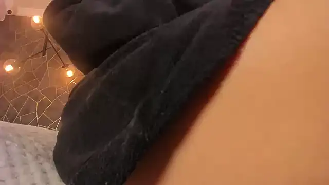 dayra angels online show from October 4, 2025, 8:07 pm