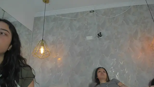 dayra angels online show from November 5, 2025, 7:14 pm