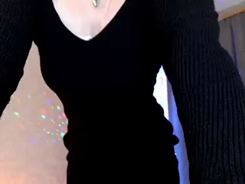 Snapshot of elenaza chatting on December 9, 2024, 9:06 am elenaza online show from December 9, 2024, 9:06 am