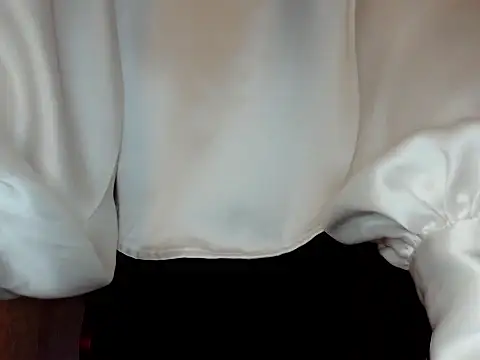 Snapshot of elenaza chatting on November 16, 2025, 10:15 pm elenaza online show from November 16, 2025, 10:15 pm