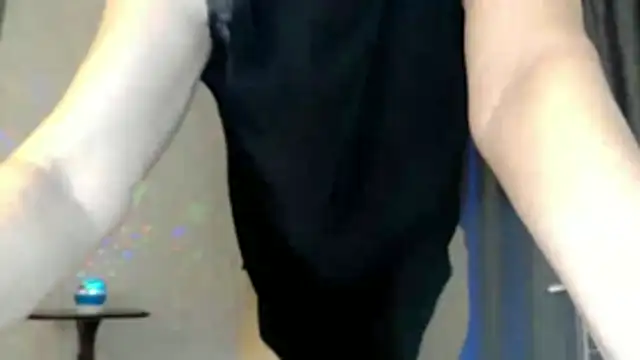 Snapshot of elenaza chatting on March 25, 2026, 9:54 pm elenaza online show from March 25, 2026, 9:54 pm