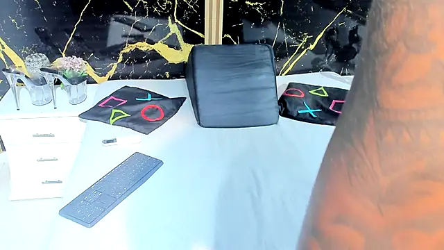 Snapshot of NahomyOwen chatting on October 6, 2025, 12:24 pm NahomyOwen online show from October 6, 2025, 12:24 pm